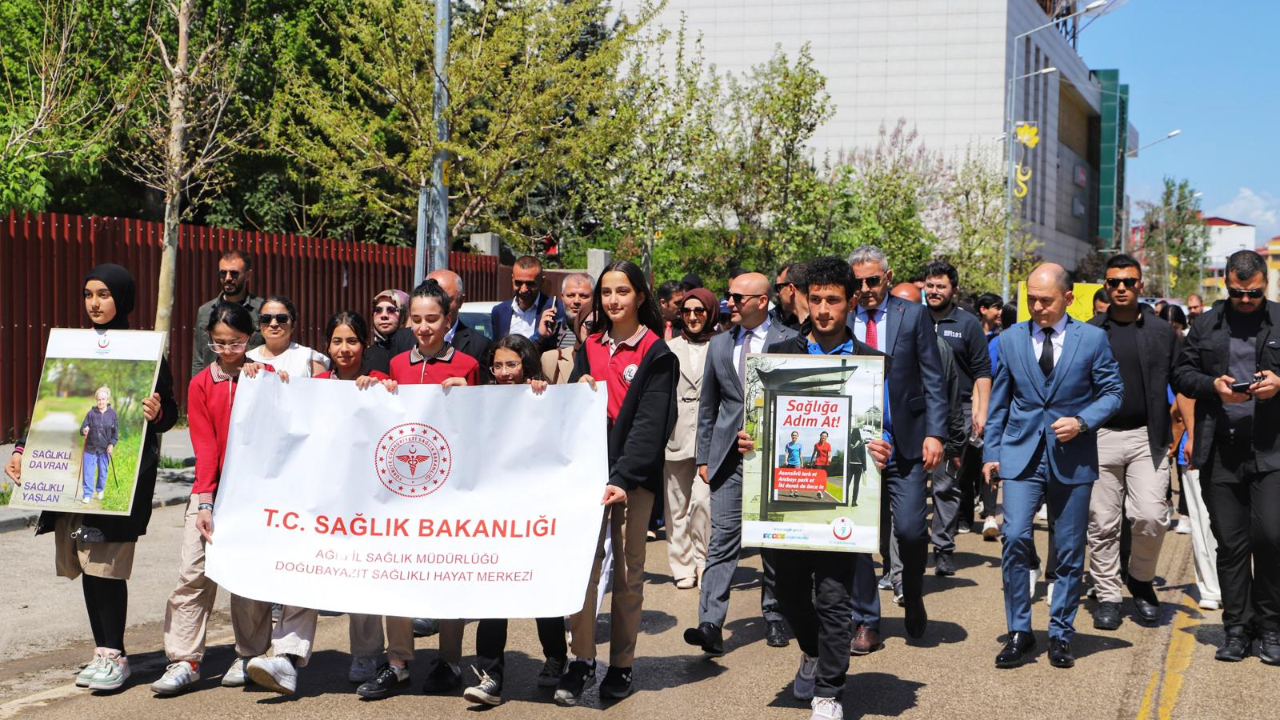 Doğubayazıt’ta “Sağlık İçin Hareket Et” Yürüyüşü Düzenlendi