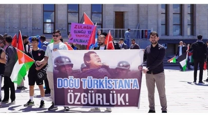 Erzurum Teknik Üniversitesi’nde, Gazze ve Doğu Türkistan için yürüyüşü
