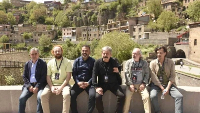 Bitlis ünlü oyuncuları misafir etti