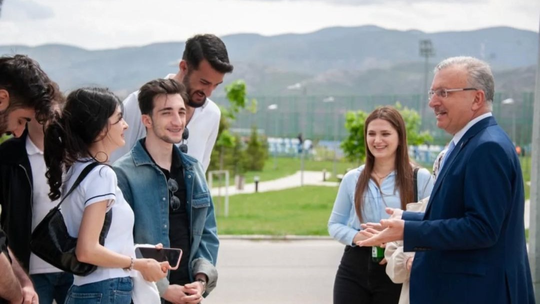 EBYÜ kampüsünde estetik ve fonksiyonel restorasyon