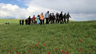Muş Valisi Avni Çakır, doğaseverlere eşlik ederek Korkut’un gizli kalmış güzelliklerini keşfetti