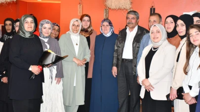 Patnos Belediye Başkanı Abdulhalik Taşkın Annelerle Bir Araya Geldi