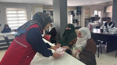 Türk Kızılay Ağrı Şubesi’nden Anlamlı Anneler Günü Etkinliği