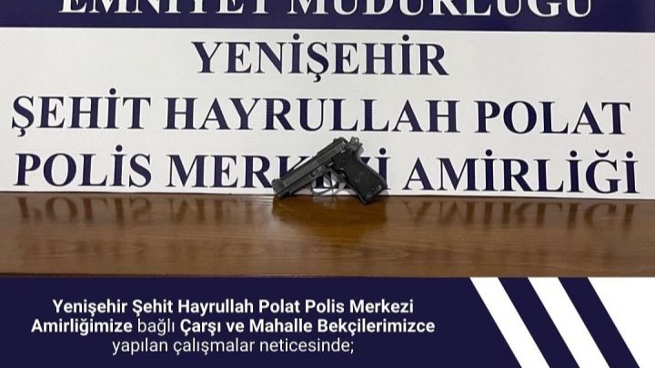 Polis ekipleri ruhsatsız silah ele geçirdi