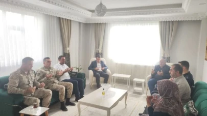 Ağrı Tutak’ta Anneler gününde anlamlı ziyaret