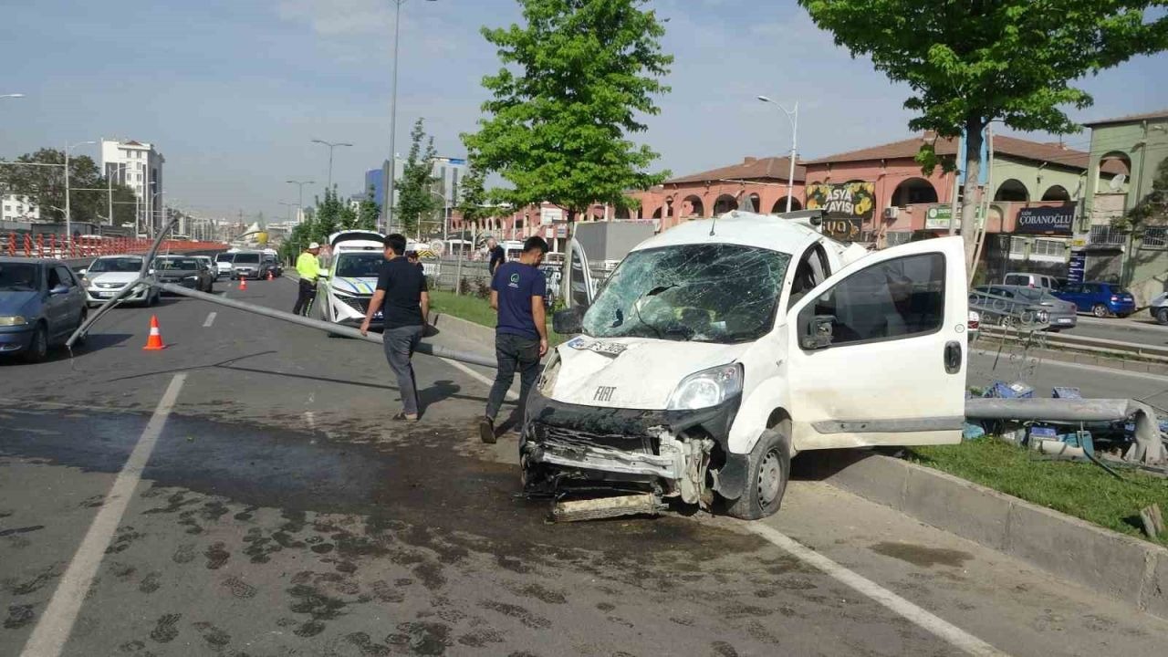 Malatya’da 5 araçlı zincirleme kaza: 3 kilometrelik kuyruk oluştu