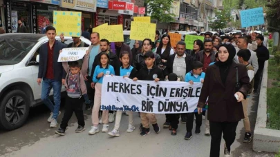 Hakkari’de farkındalık yürüyüşü düzenlendi