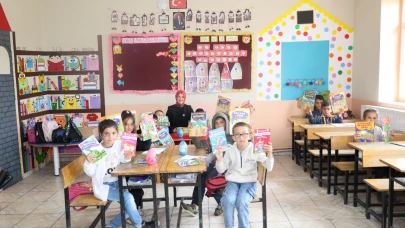 Ağrı’da Köy Okullarına Kitap Desteği
