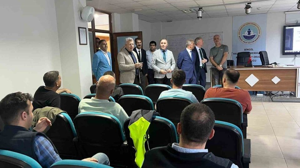 MEB Hayat Boyu Öğrenme Genel Müdürlüğü Bingöl’de temaslarda bulundu