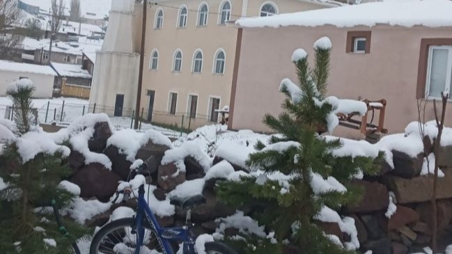 Erzurum Aşkale’de kar sürprizi