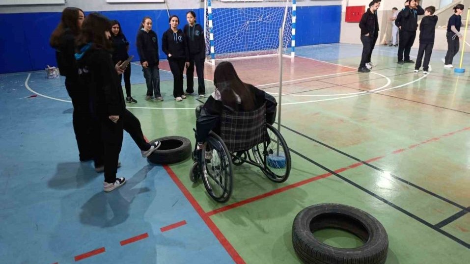 Engellileri daha iyi anlamak için okulda "Empati Parkuru" kuruldu