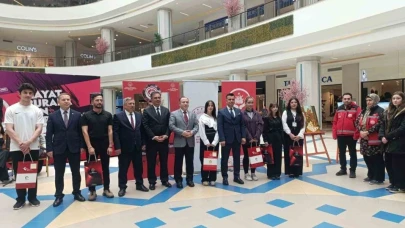 Aile yılı temalı resim sergisi sanatseverlerle buluştu
