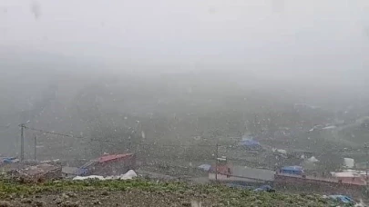 Kars’ta Mayıs ortasında kar sürprizi