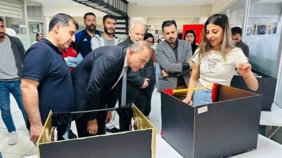 Van’da ‘Tiyatro Dekorları Maket Sergisi’ açıldı