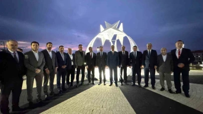 Milletvekili Aydın, Kızıl Elma Türkçe Ödül törenine katıldı