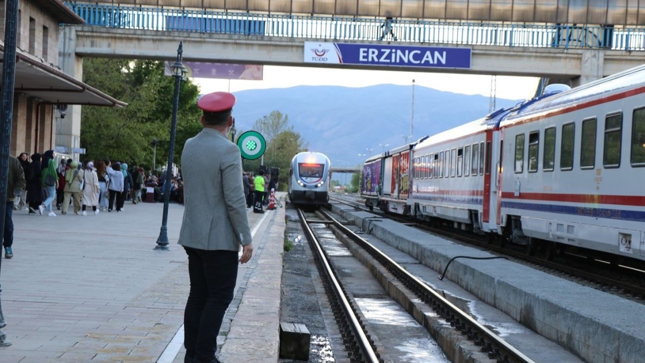 Erzincan’da Engelsiz Ekspresle engeller aşıldı