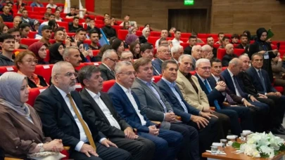 Erzincan’da Türk Dünyası Ozanlar Şöleni ve Âşık Edebiyatı Konseri gerçekleştirildi