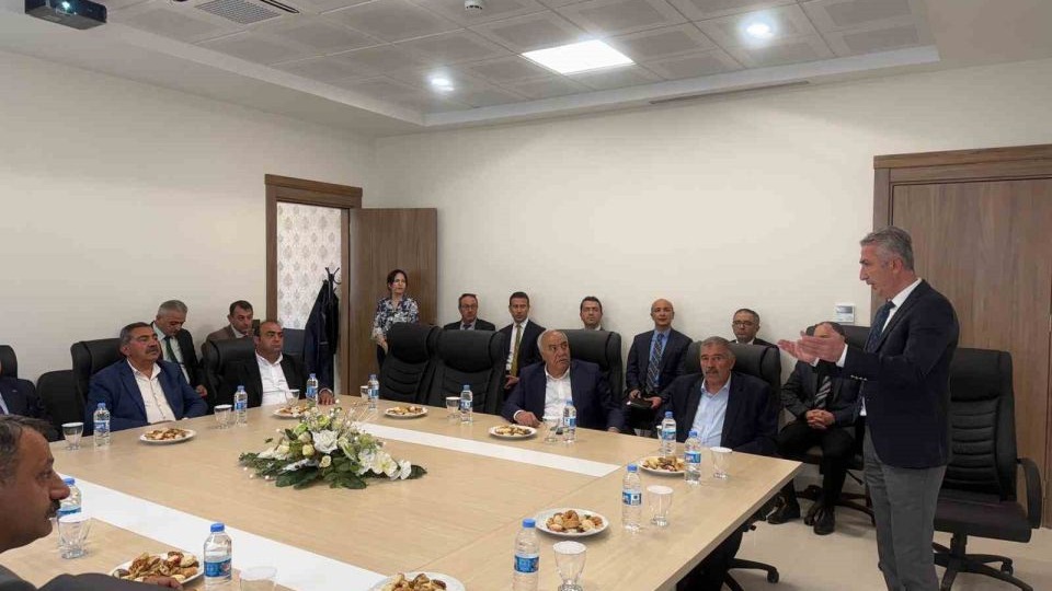 Erzincan Çevre şehircilikte belediye başkanları ile toplantı düzenlendi