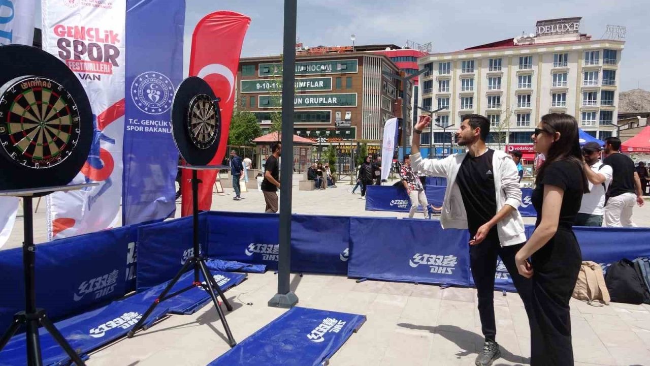 Van’da "Gençlik Spor Festivalleri" başladı