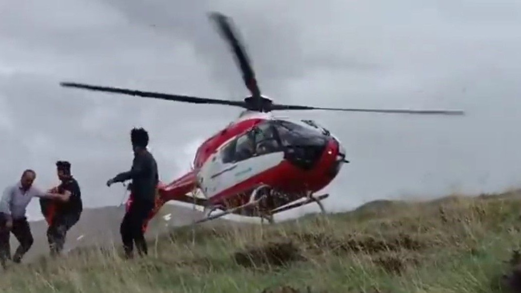 Ambulans Helikopter dağda mahsur kalan şahıs için havalandı