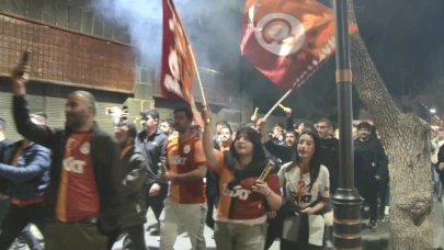 Galatasaray taraftarı sokaklara akın etti