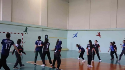 Erzurum Oltu’da hentbolun şampiyonu Oltu Anadolu Lisesi