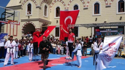 Bitlis’te Gençlik Festivali ve Kitap Fuarı başladı