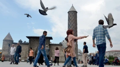 Uzmanlar Uyraıyor; Yaz aylarında, cilt kanserine dikkat