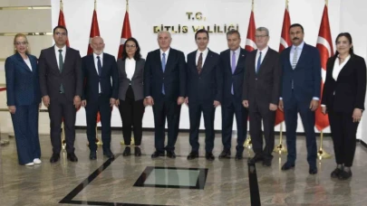 Başkan Mehmet Akarca: "Kamu Denetçiliği Kurumu halkın ücretsiz avukatlığını yapıyor"