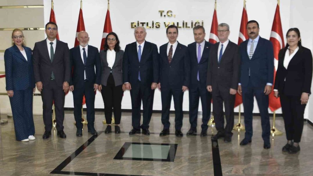 Başkan Mehmet Akarca: "Kamu Denetçiliği Kurumu halkın ücretsiz avukatlığını yapıyor"