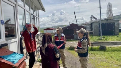 Ardahan’da jandarma kadınları KADES hakkında bilgilendirdi