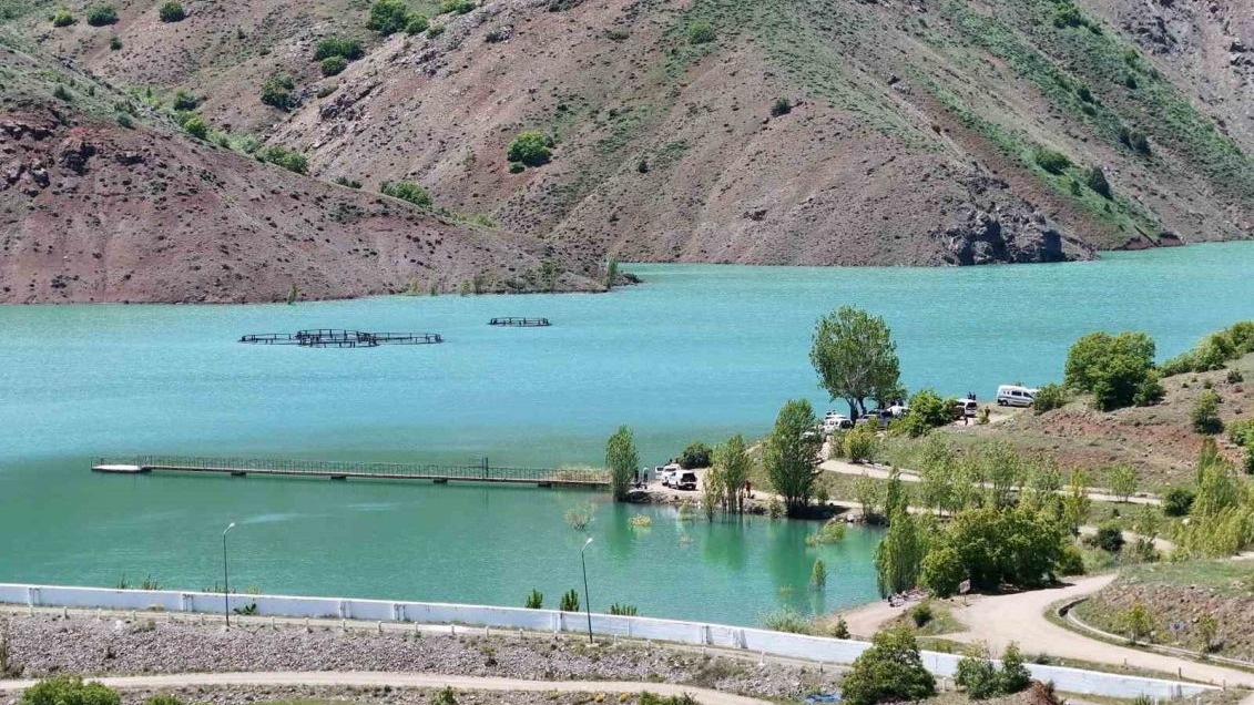 Erzincan’da baraj gölünde yapılan aramalarda kayıp gencin cesedine ulaşıldı