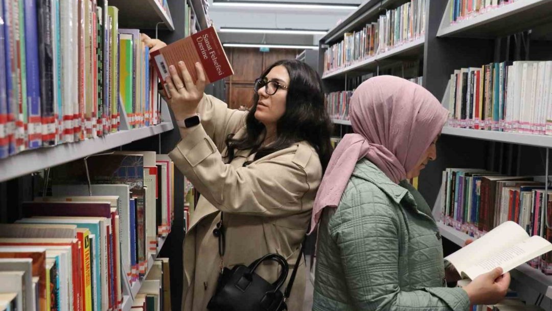 Van İl Halk Kütüphanesine yoğun ilgi