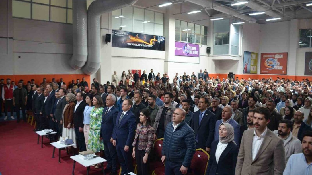 Bulanık’ta ‘Anadolu Türküleri Halk Konseri’ne yoğun ilgi