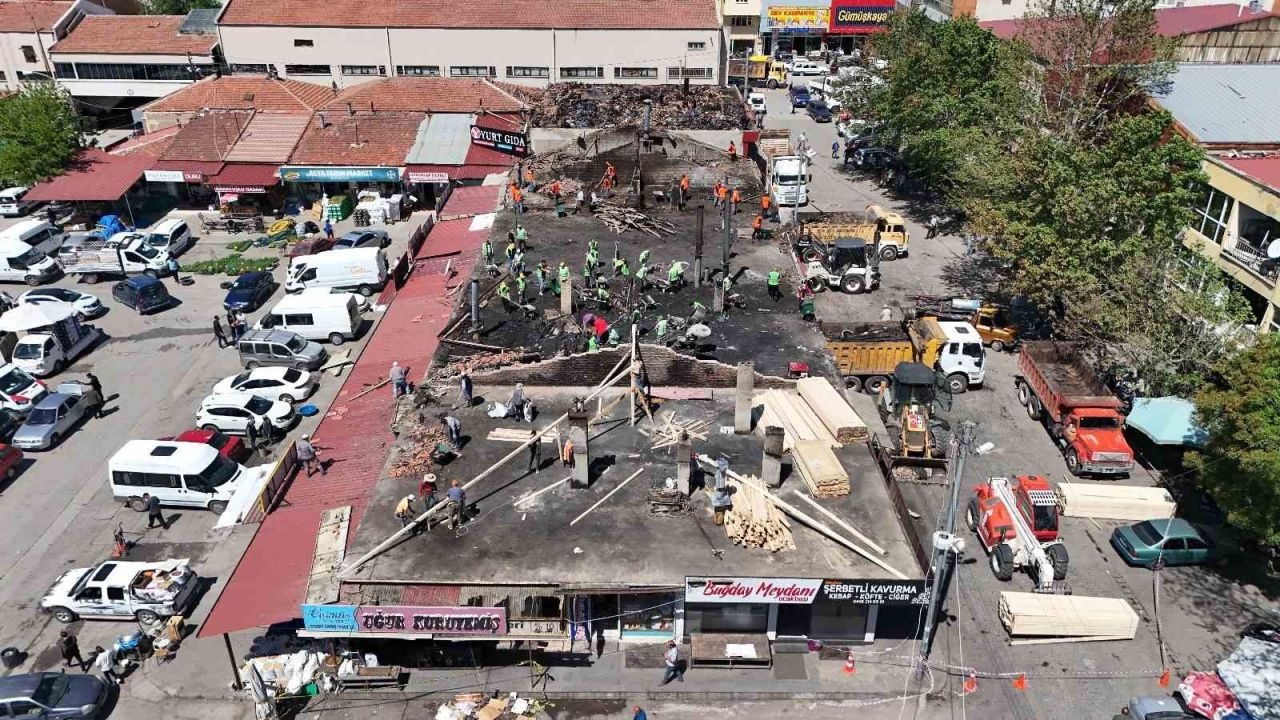 Buğday meydanı yangınında zarar gören işyerlerinde çalışmalar sürüyor