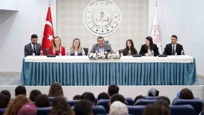 Erzurumlu öğrencilerden Ankara çıkarması: Bakan Yusuf Tekin’e ziyaret