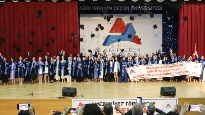Ağrı Eczacılık Fakültesinde Mezuniyet Coşkusu