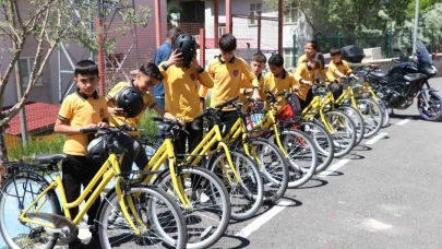 Trafikte bilinçli nesillerin yetişmesi için eğitimler devam ediyor