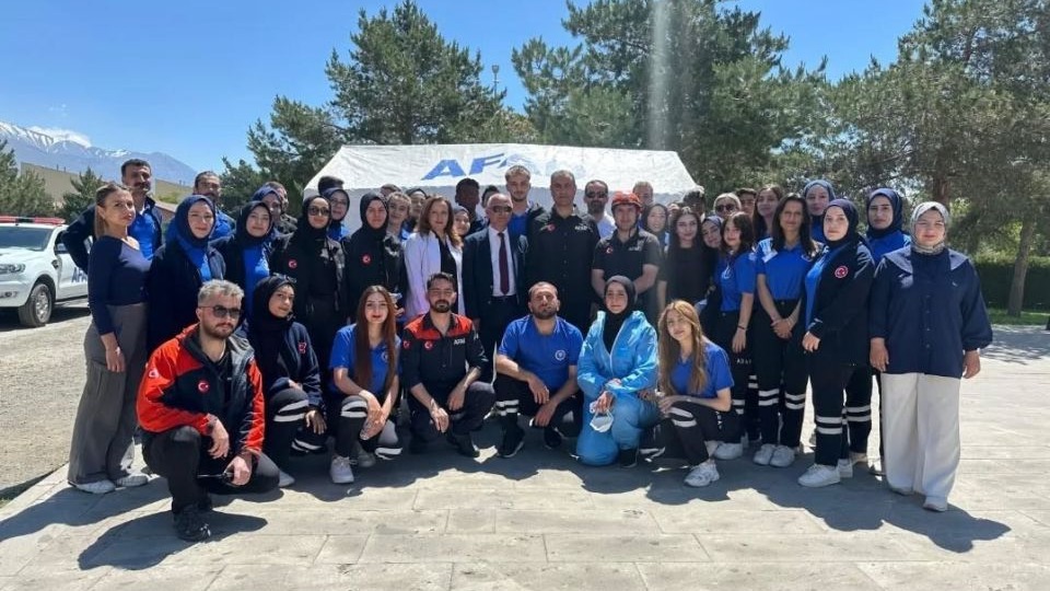 Erzincan Binali Yıldırım Üniversitesi Sağlık Hizmetleri MYO’da KBRN ve yangın tatbikatı gerçekleştirildi