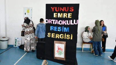 Patnos Yunus Emre Ortaokulu’nda Resim Sergisi Büyük İlgi Gördü