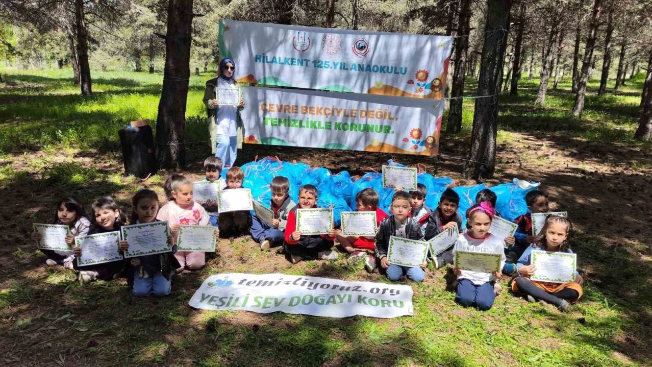 Anaokulu Öğretmen ve Öğrencilerinden örnek davranış