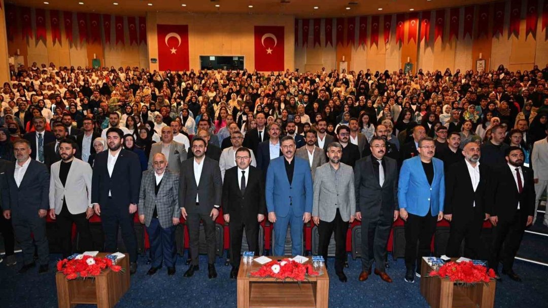 TÜGVA'nın Erzurumdaki İl Genel Kurulu toplantısına yaopun ilgi