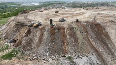 6 Şuba depremi molozlarından dağ oluştu