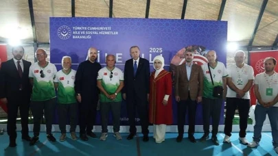 Aile ve Sosyal Hizmetler Bakan Yardımcısı Zafer Tarıkdaroğlu, Cumhurbaşkanı Erdoğan’a Etnospor Festivali’nde eşlik etti