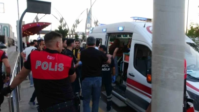 Halk otobüsünde tartışan kadınların kavgasında bıçaklar konuştu