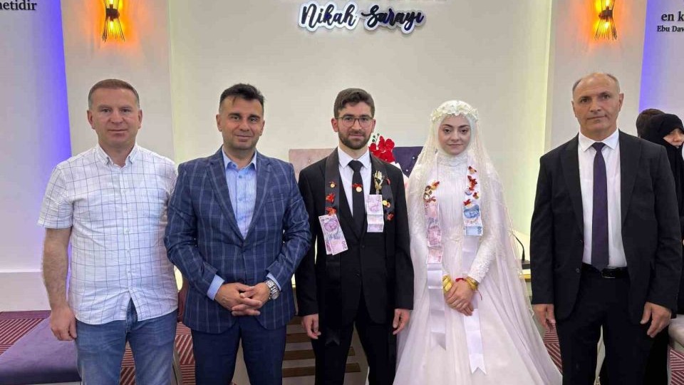 Erzurum'da Aile Yılı çerçevesinde 375’nci çift mutluluğa "evet" dedi