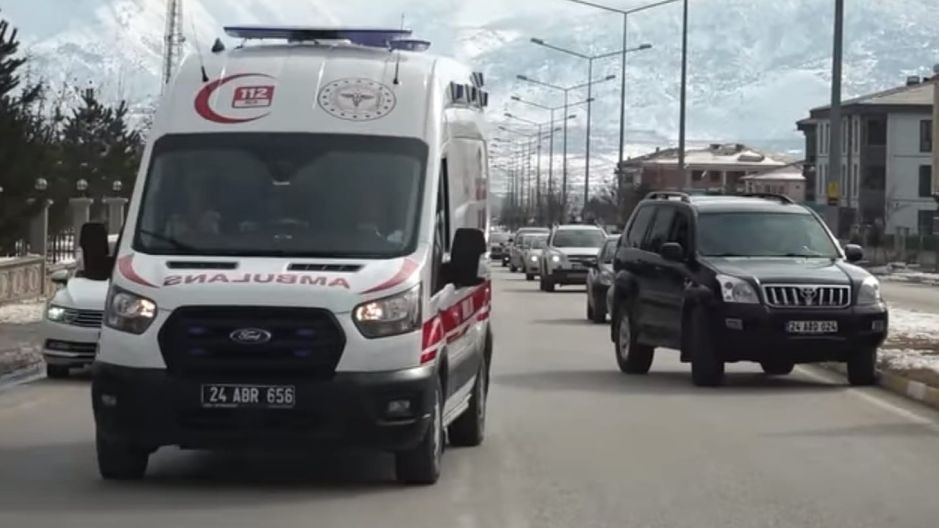 Emniyet ekipleri fermuar sistemi ile yol vermenin yaşamsal önemini anlattı