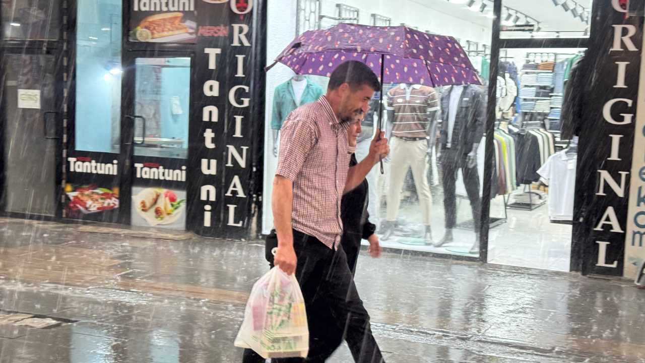 Ağrı’da Sağanak Yağış Hayatı Olumsuz Etkiledi