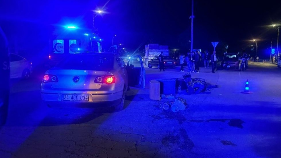 Erzincan'da otomobille çarpışan motosiklet sürücüsü yaralandı