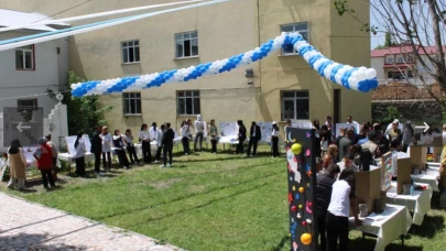Hamur’da TÜBİTAK 4006 Bilim Fuarı İkinci Kez Düzenlendi